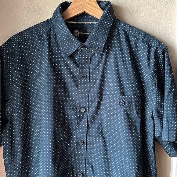WEATHERPROOF Men’s Short Sleeve Polka Dot Button Down Shirt - Picture 1 of 6